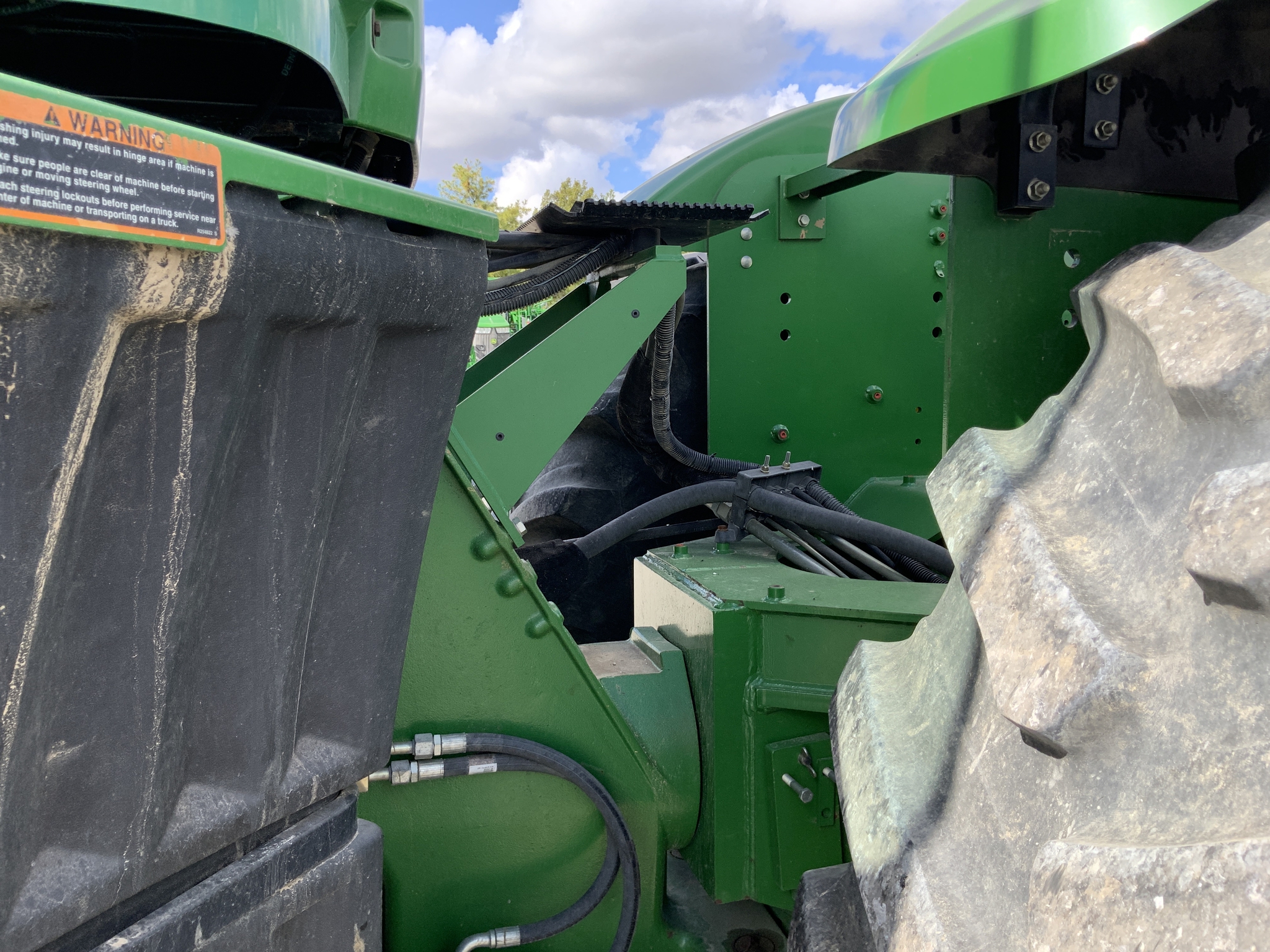 2012 John Deere 9460R Image 24