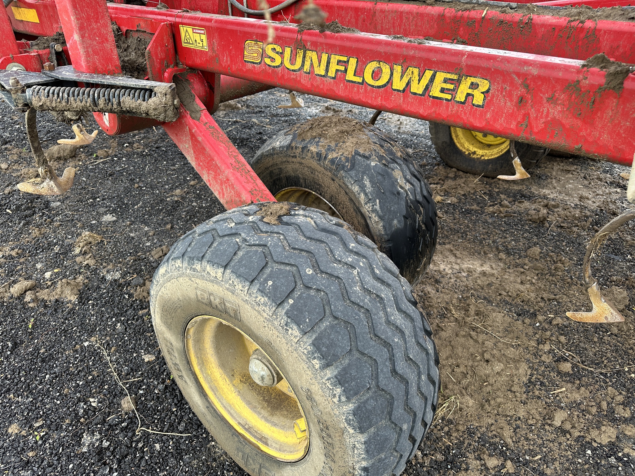 2014 Sunflower 6433 Image 7