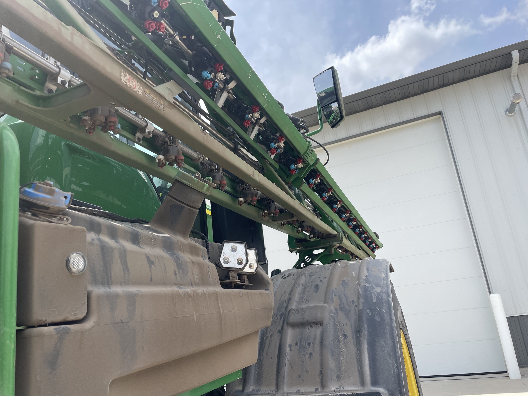 2022 John Deere 616R Image 4