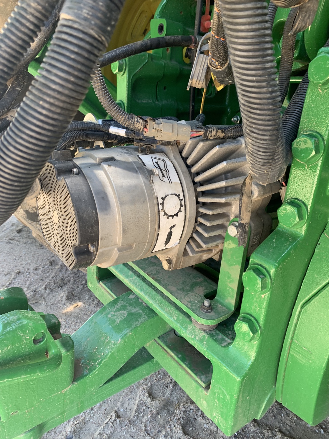 2017 John Deere 1775NT Image 2