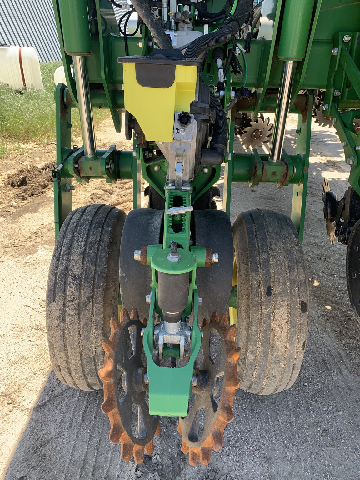 2017 John Deere 1775NT Image 12