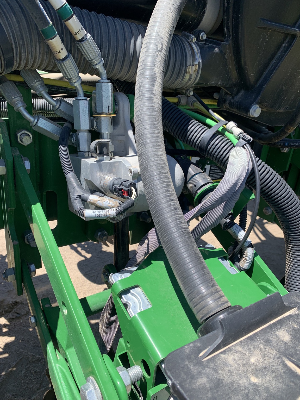 2017 John Deere 1775NT Image 9
