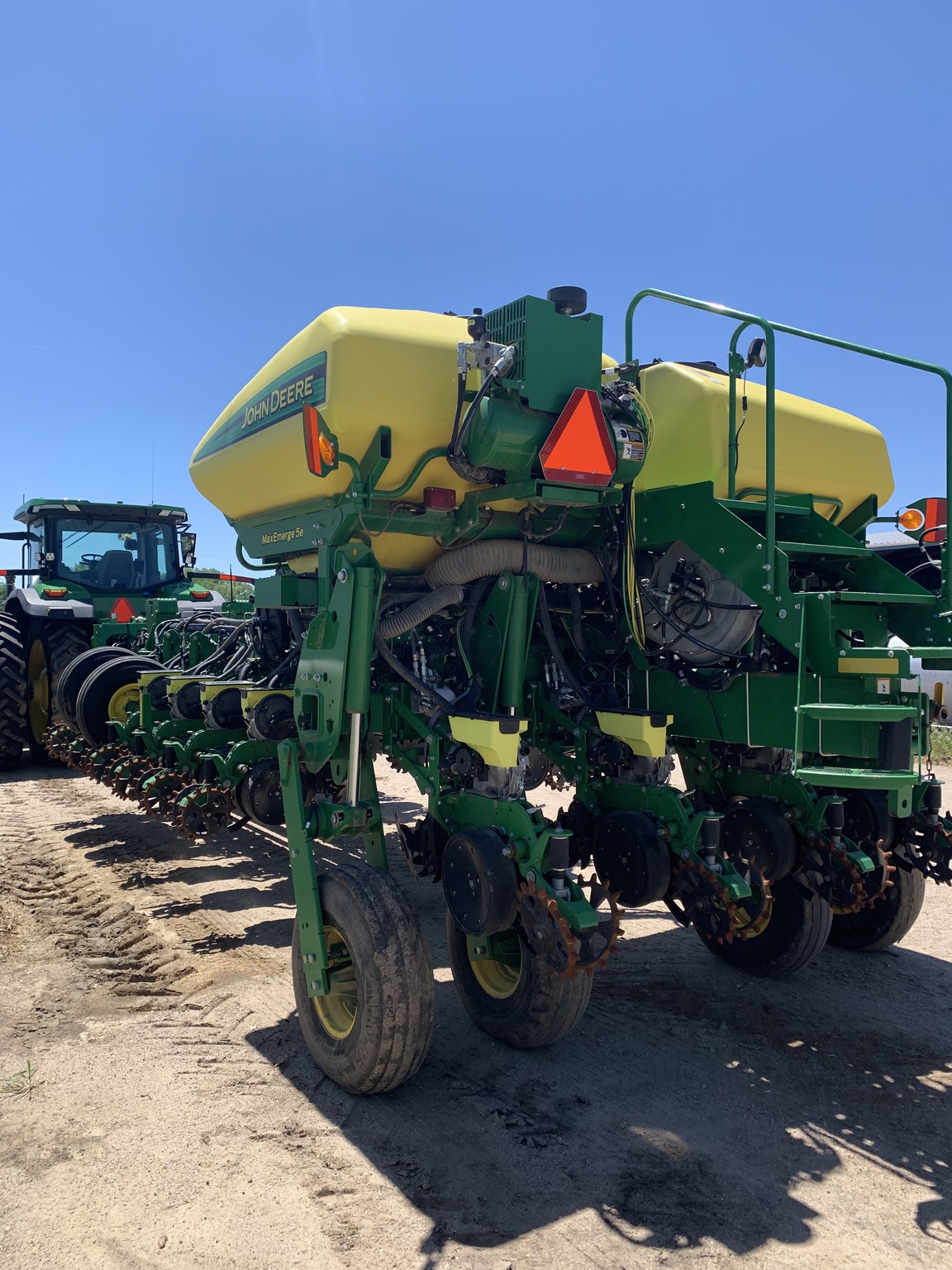 2017 John Deere 1775NT Image 11