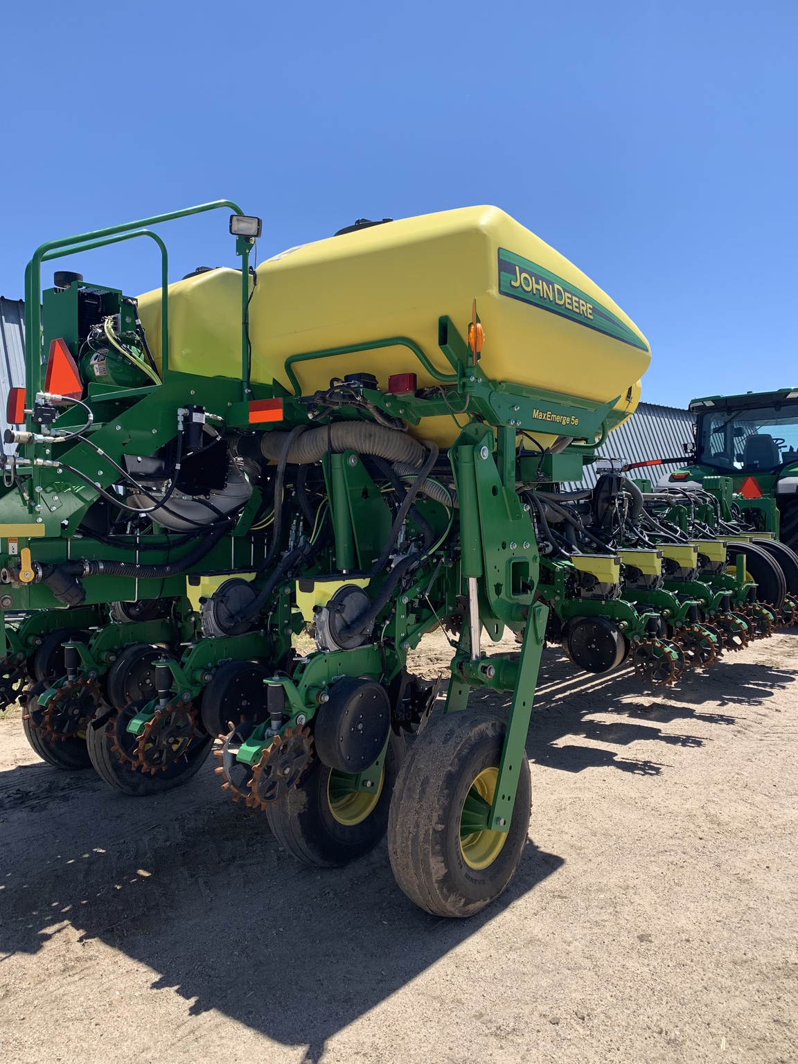 2017 John Deere 1775NT Image 15