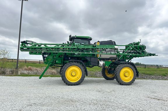 2025 John-Deere 412R