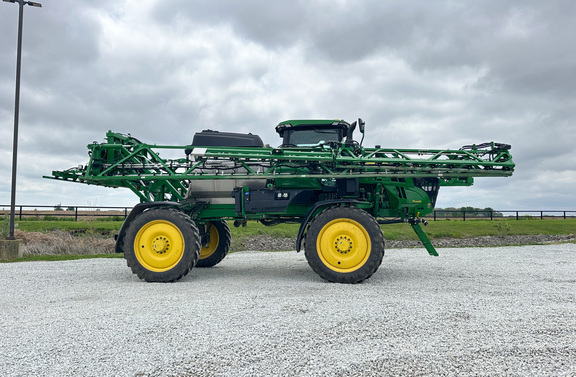 2025 John-Deere 412R