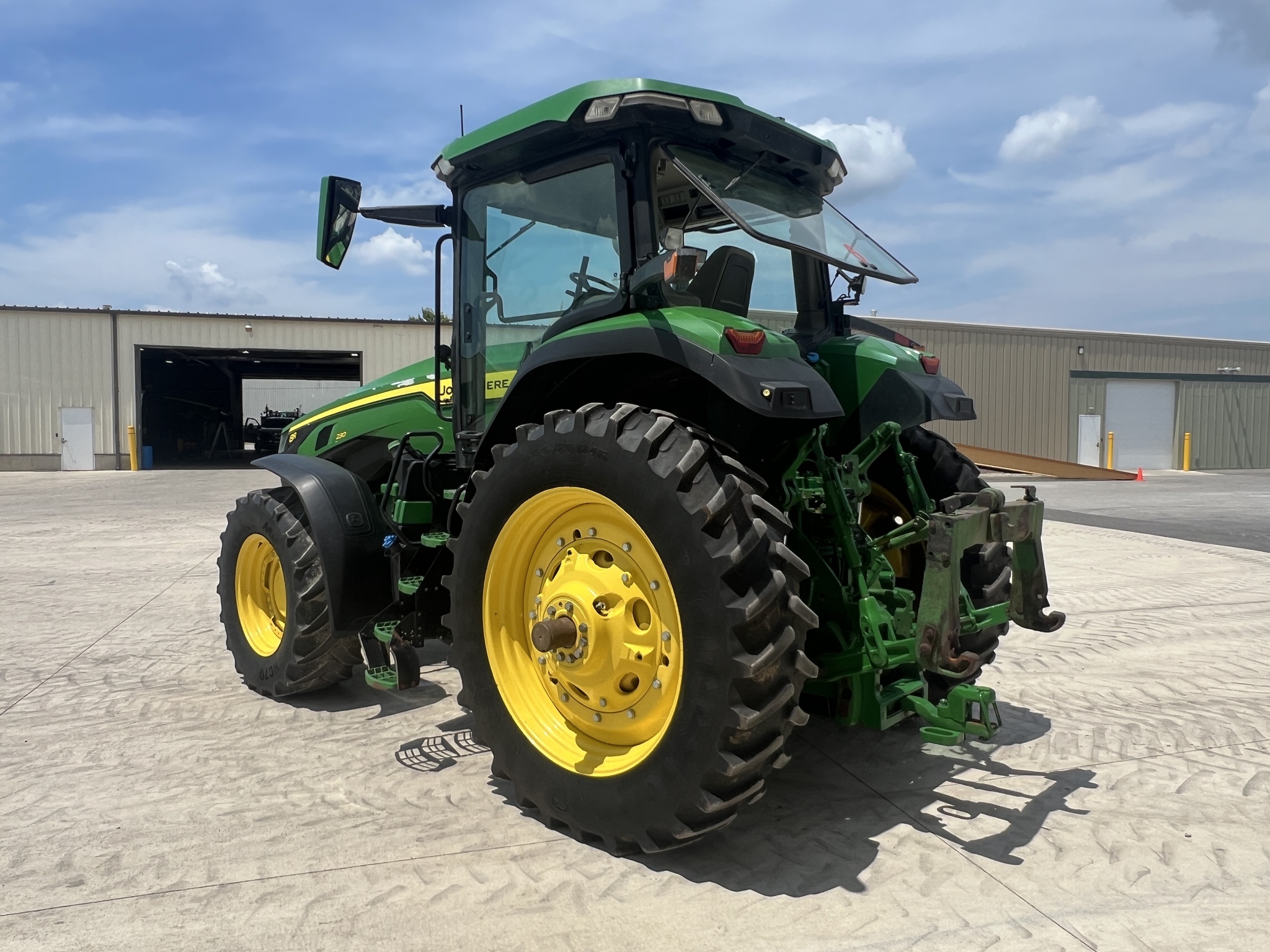 2023 John Deere 8R 230 Image 5