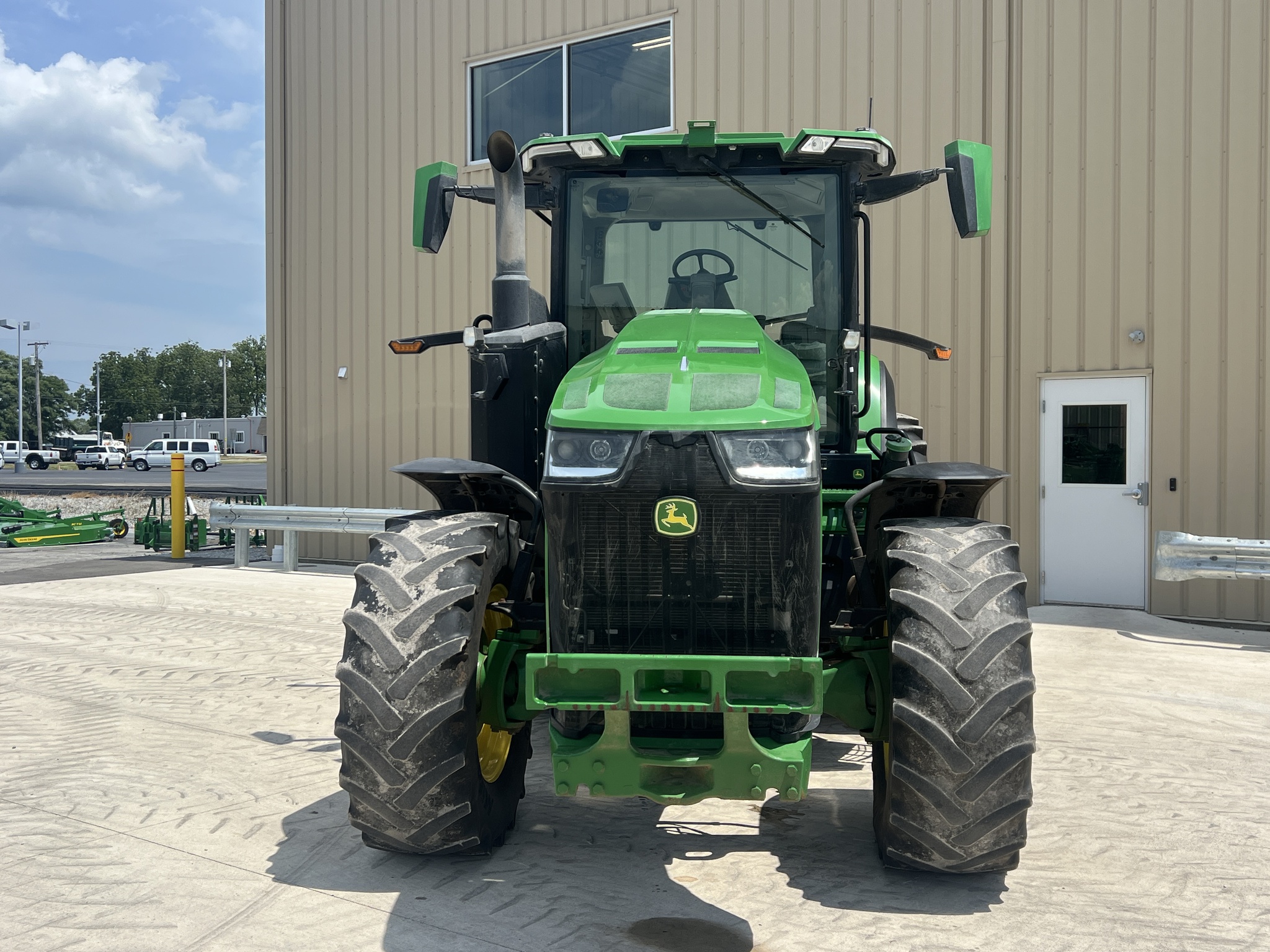 2023 John Deere 8R 230 Image 8