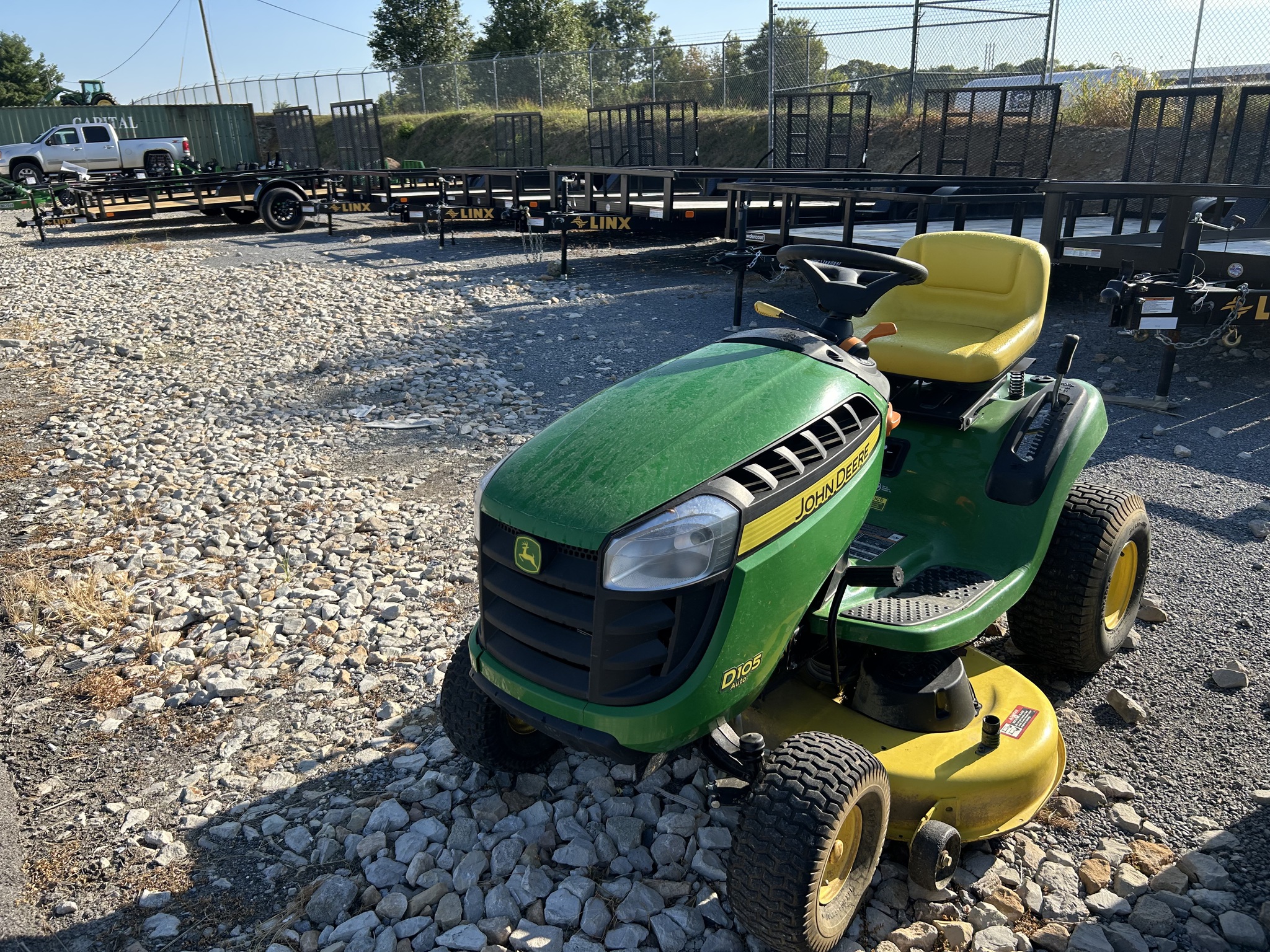2017 John Deere D105 Image 3