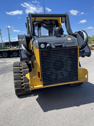 2023 John-Deere 325G