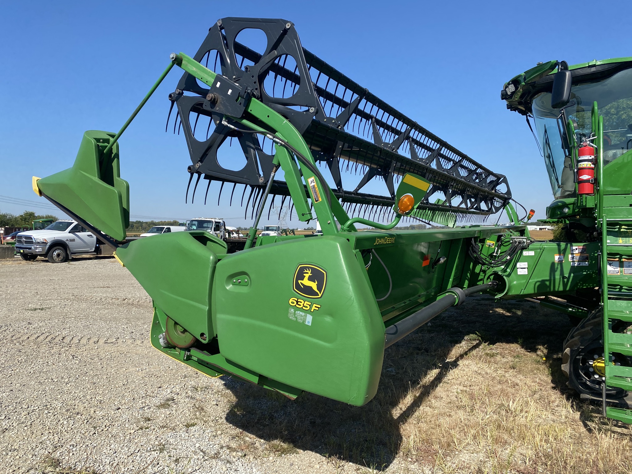2012 John Deere 635F Image 12