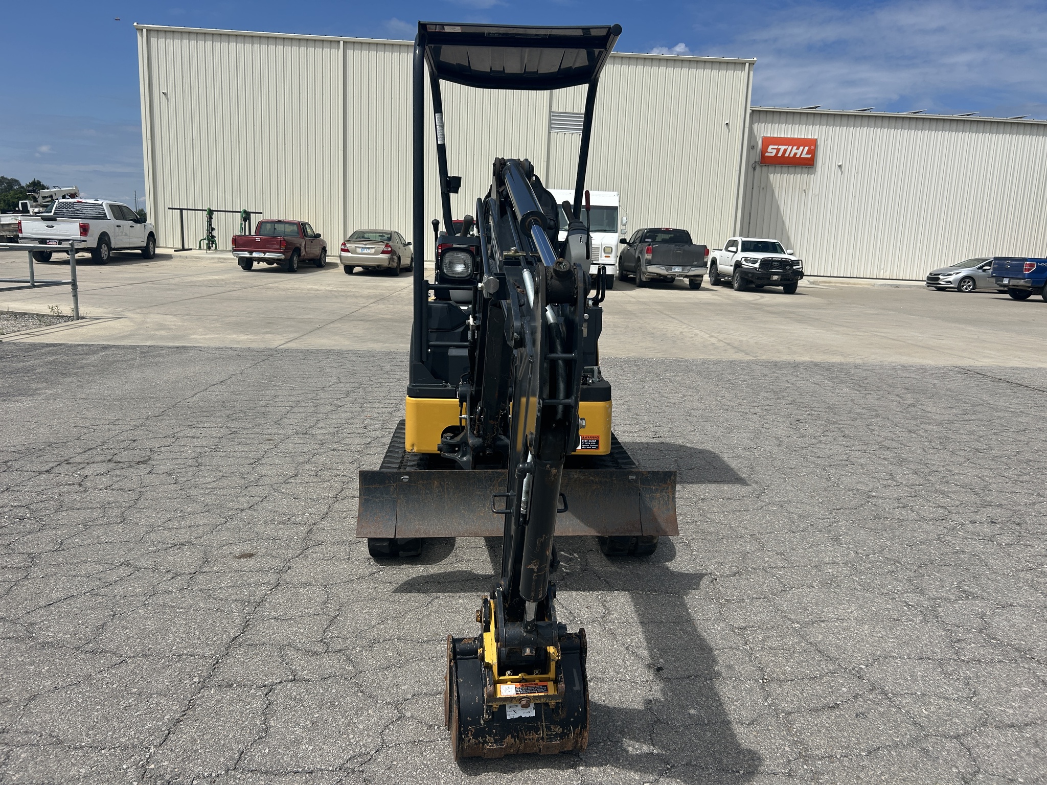  2022 John Deere 17G at Heritage Tractor in Baldwin City, KS