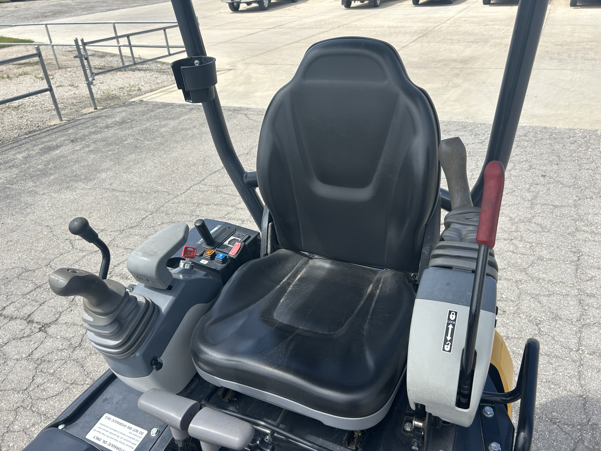  2022 John Deere 17G at Heritage Tractor in Baldwin City, KS
