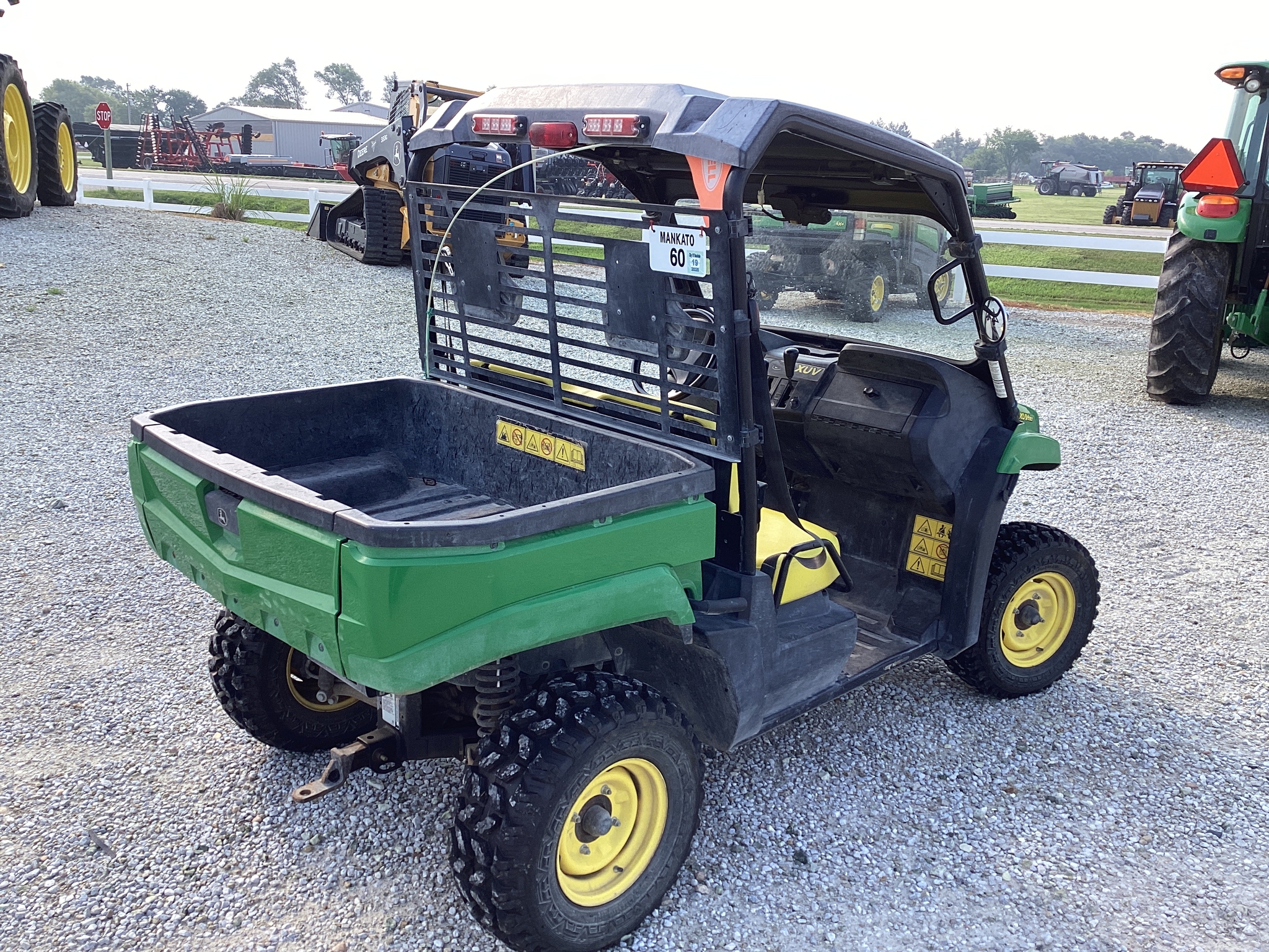 2012 John Deere XUV 550 GREEN Image 3