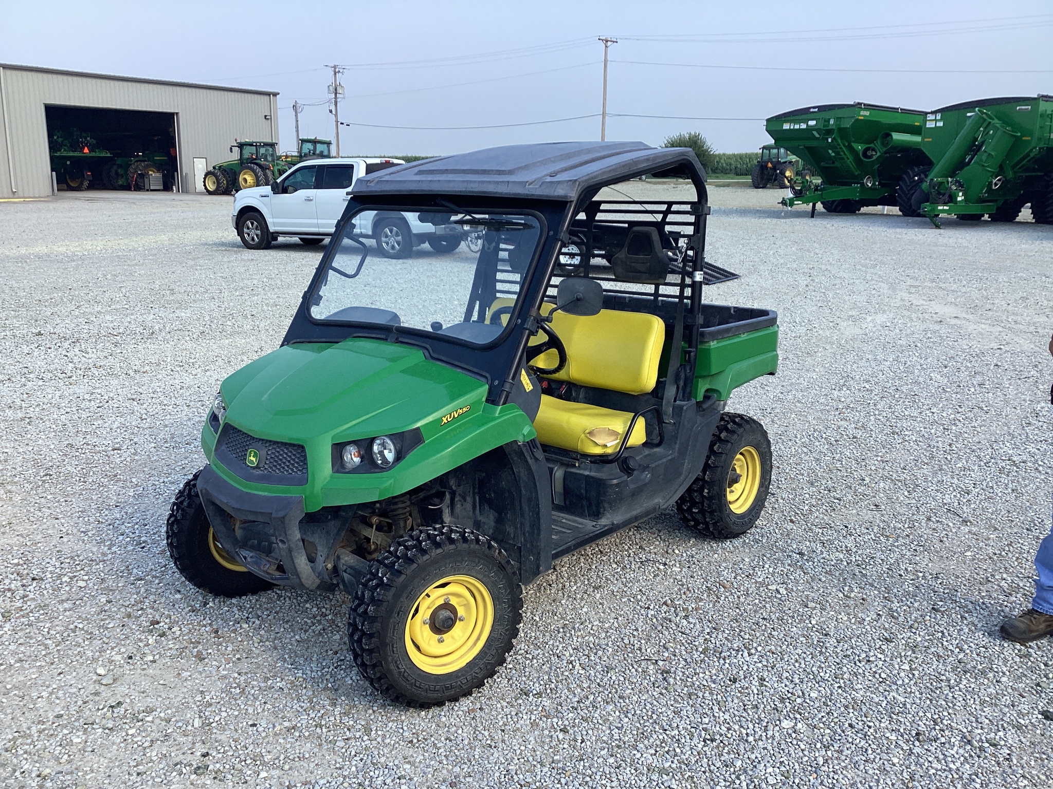 2012 John Deere XUV 550 GREEN Image 5