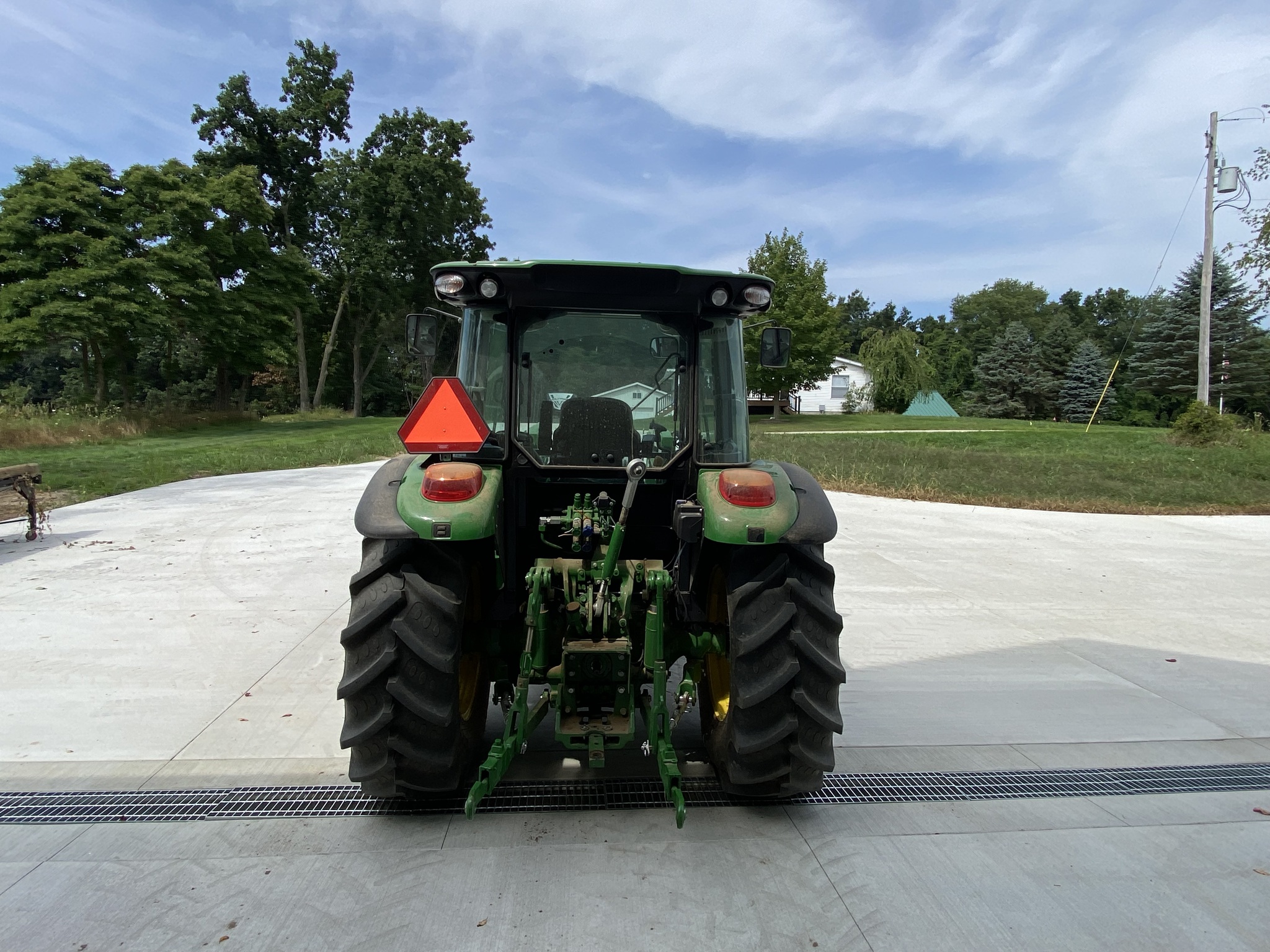 2022 John Deere 5075M Image 5