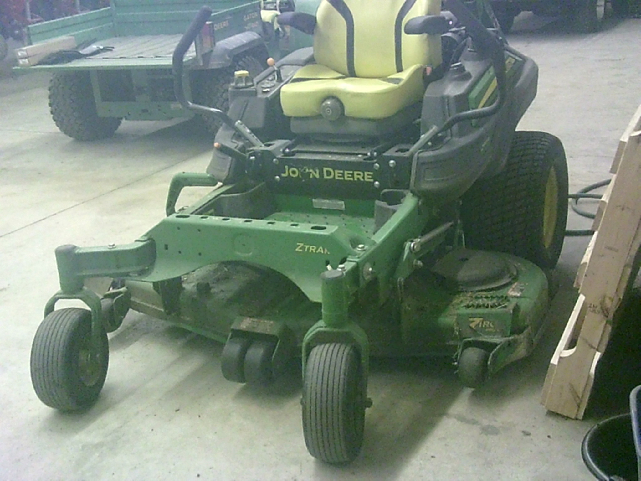 2018 John Deere Z945M EFI Image 6