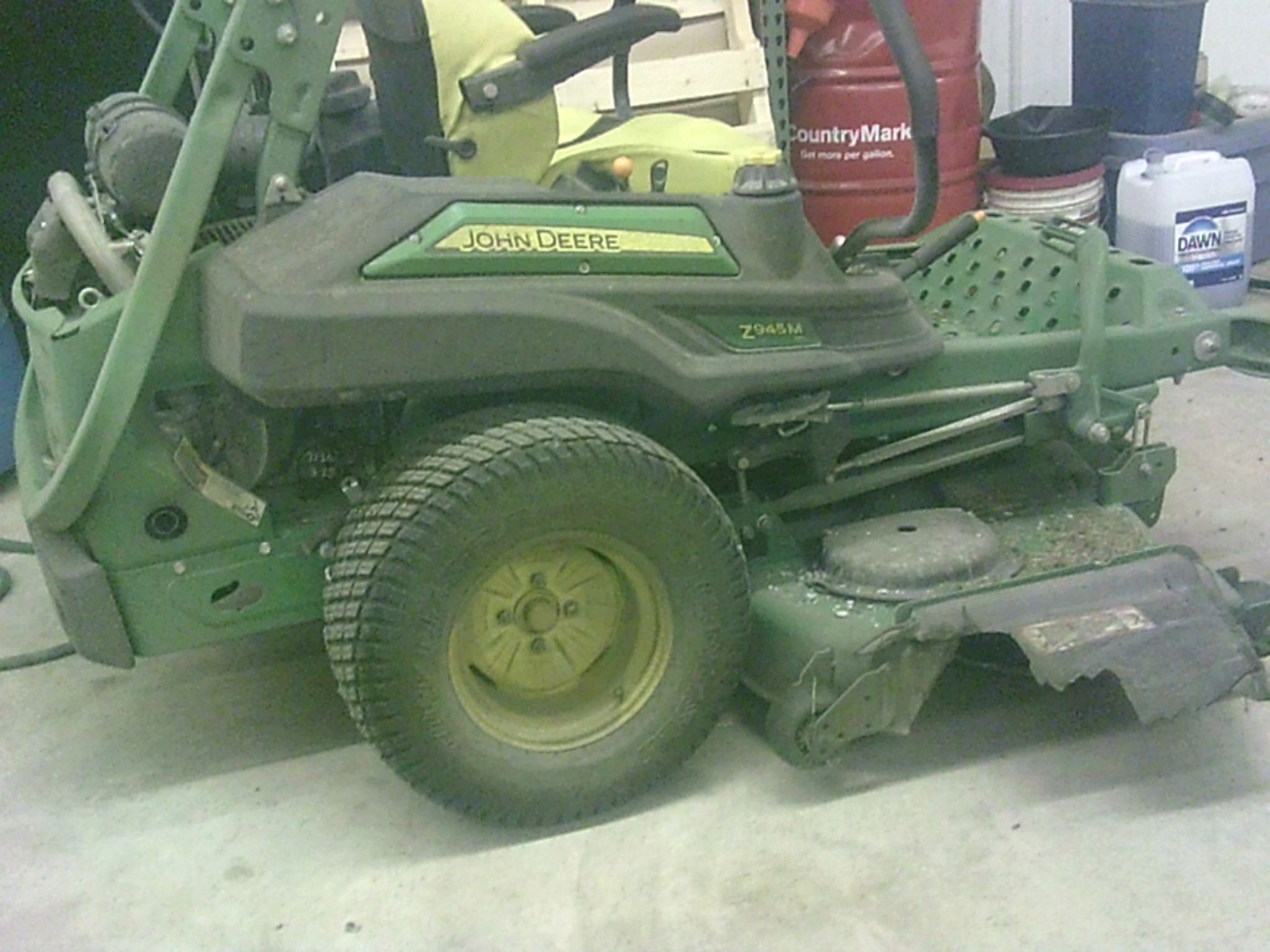 2018 John Deere Z945M EFI Image 3