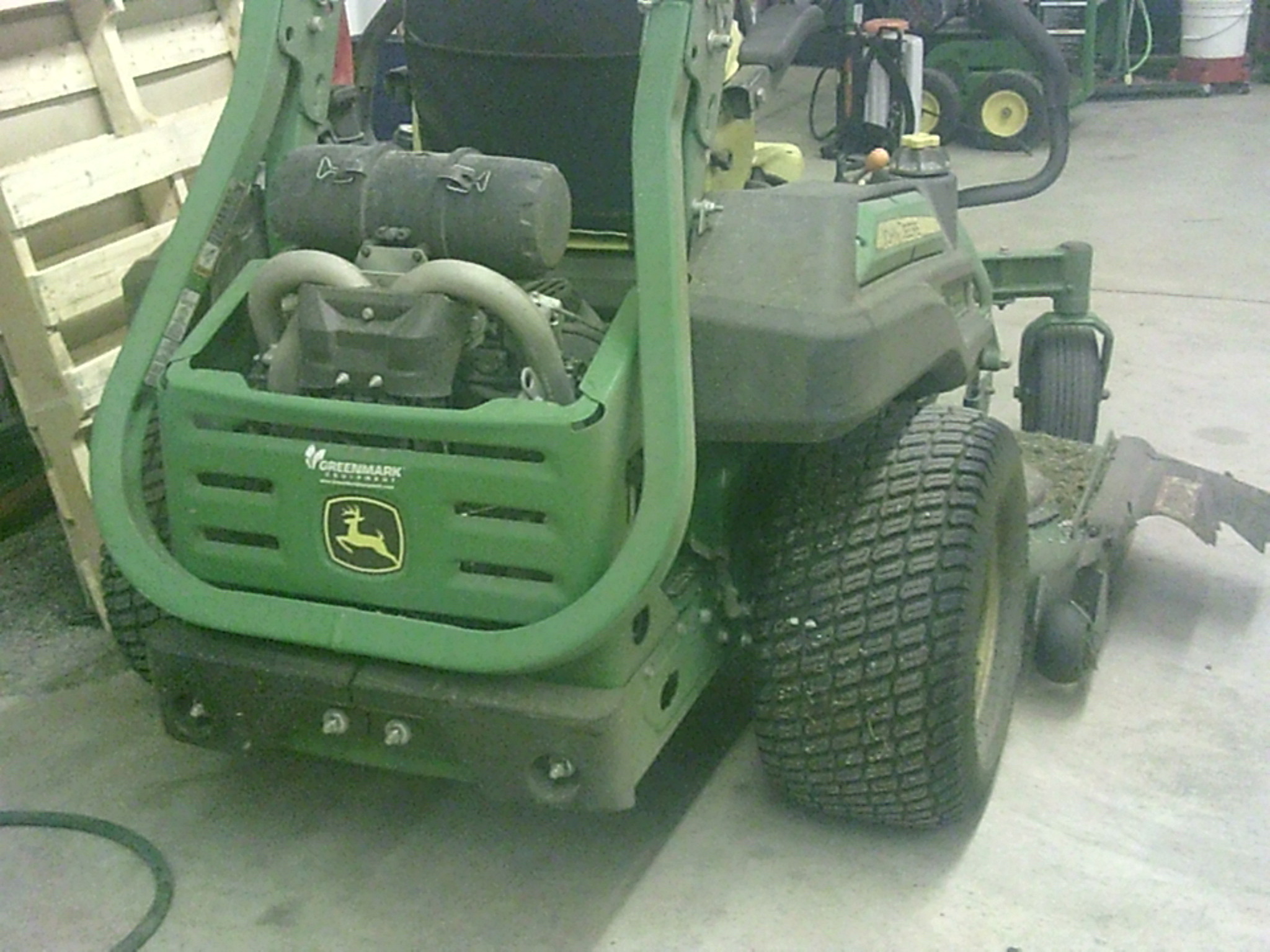 2018 John Deere Z945M EFI Image 4