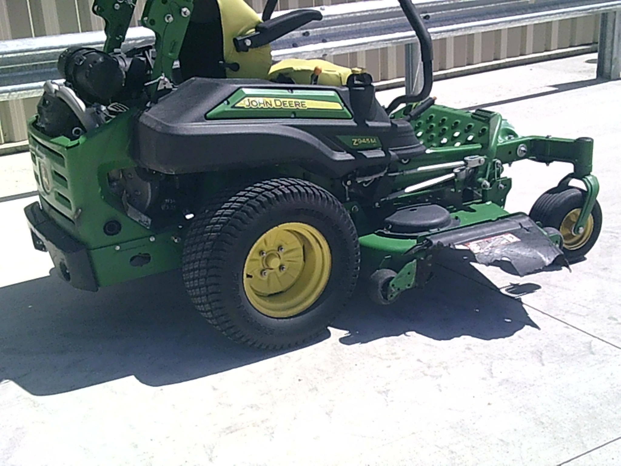 2018 John Deere Z945M EFI Image 3