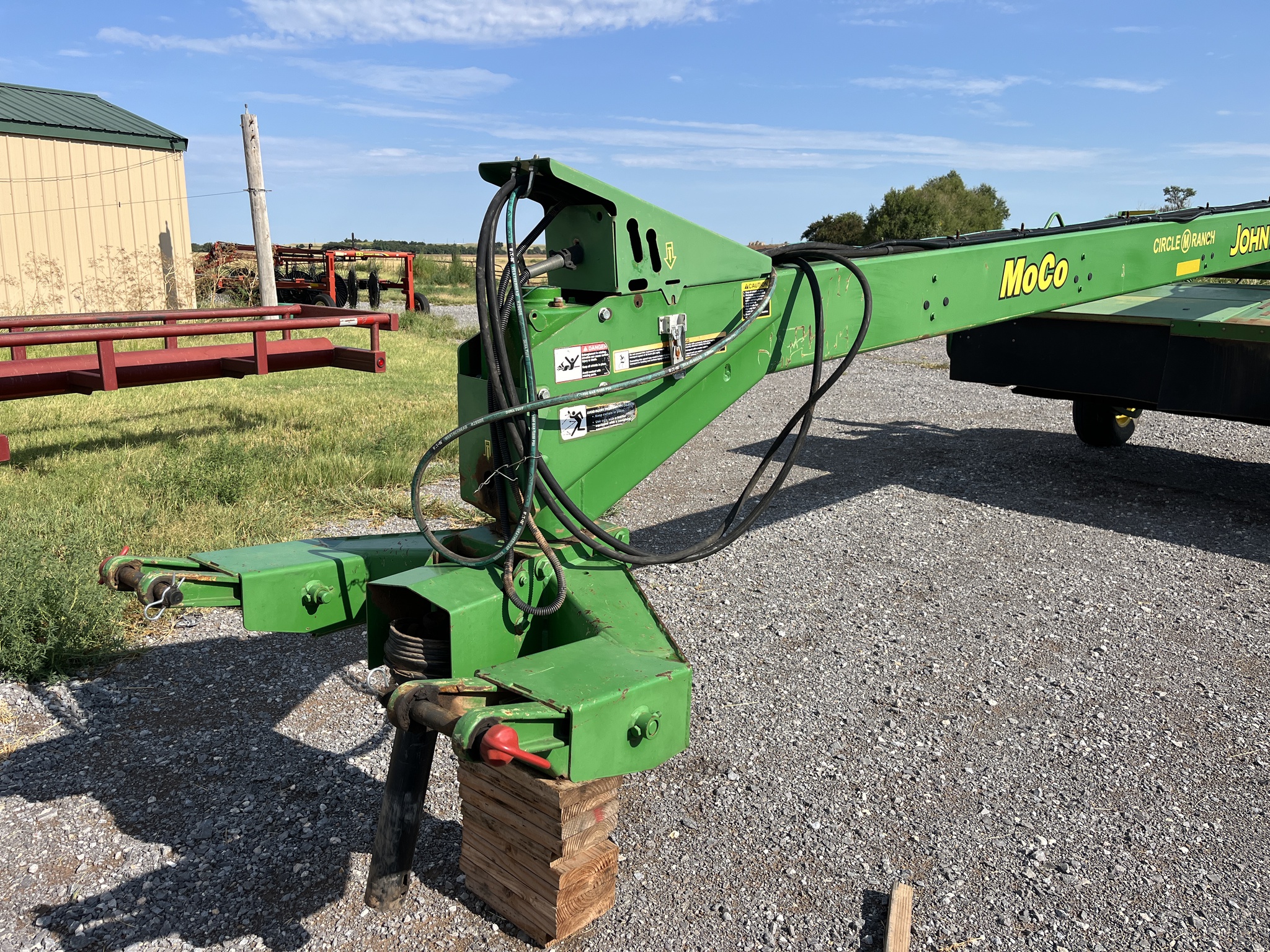 2011 John Deere 946 Image 10