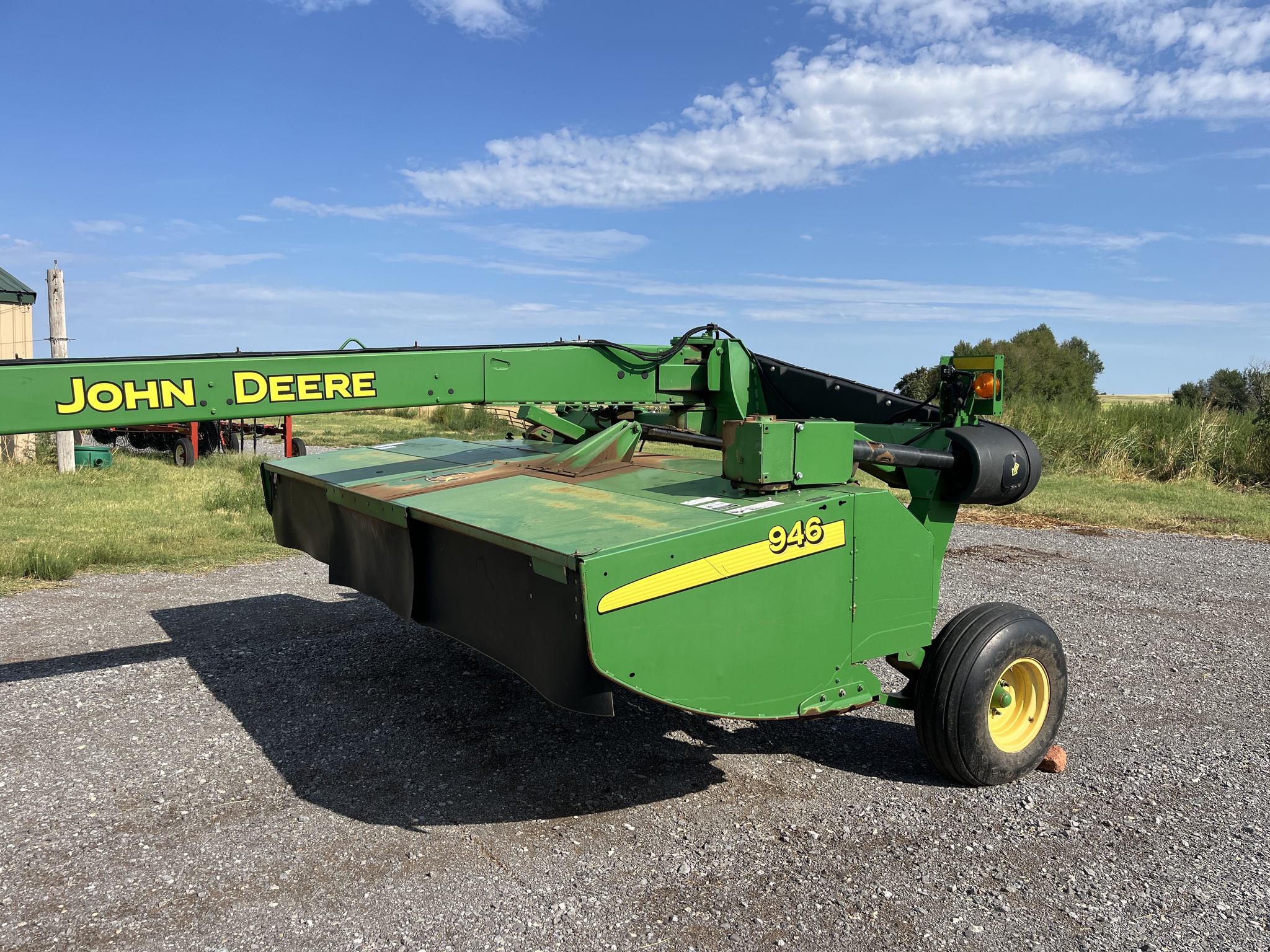 2011 John Deere 946 Image 1