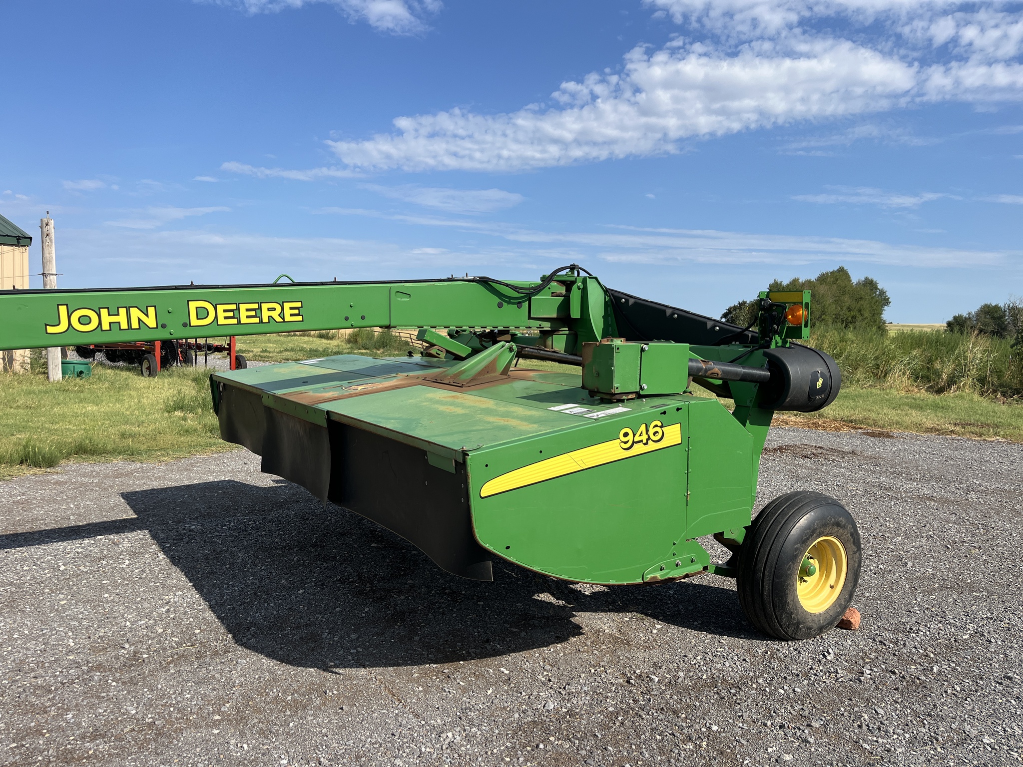2011 John Deere 946 Image 2