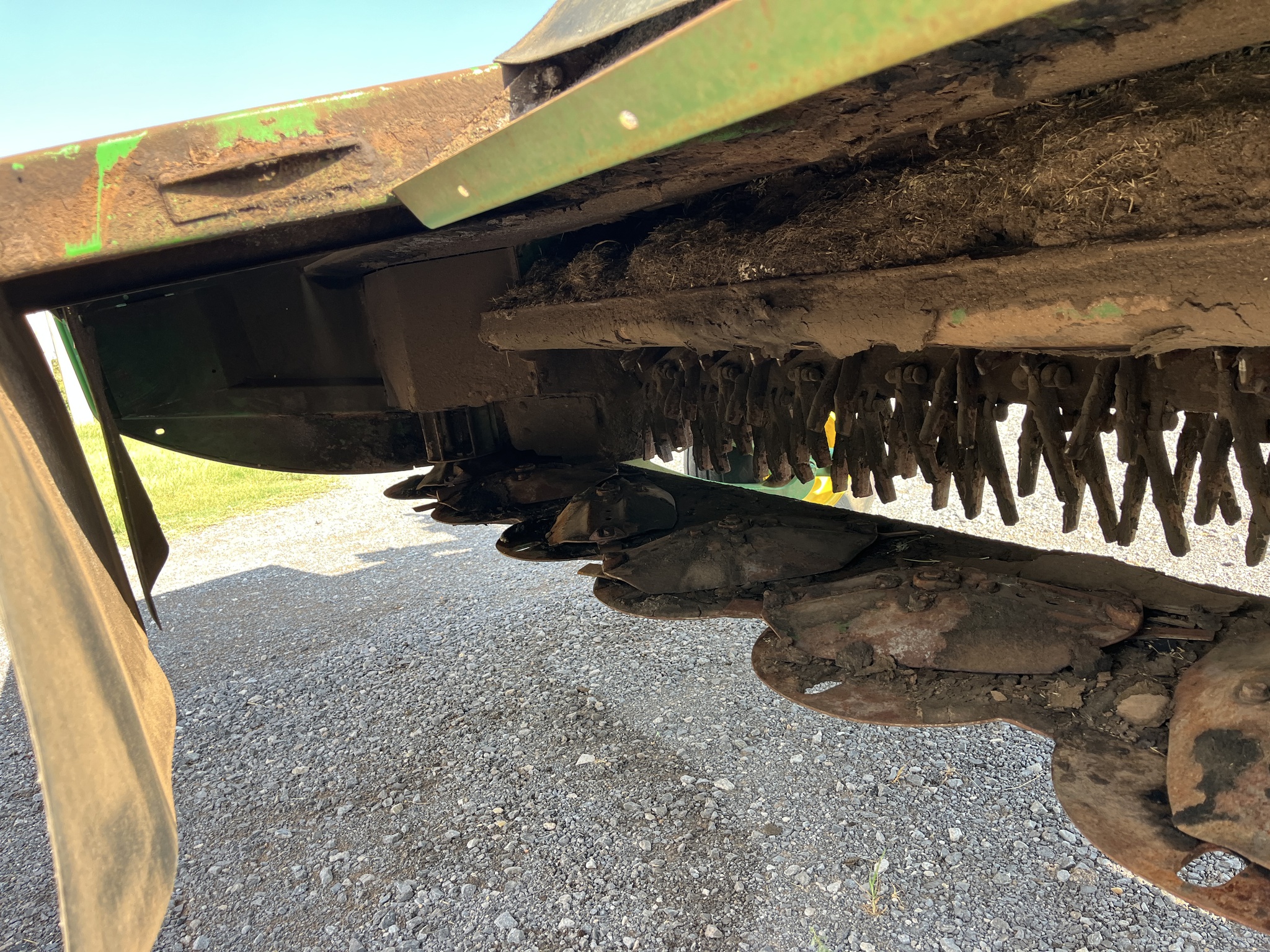 2011 John Deere 946 Image 18