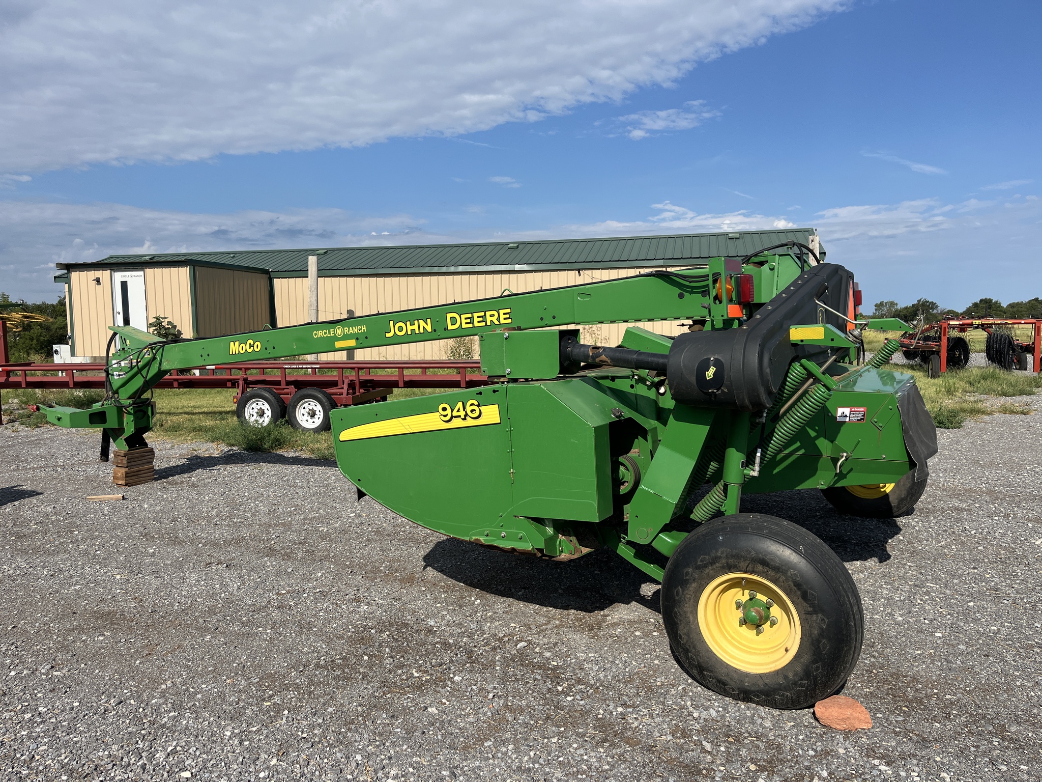 2011 John Deere 946 Image 4