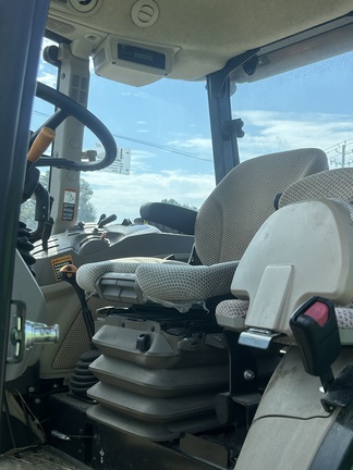 2022 John Deere 6120E Photo 3