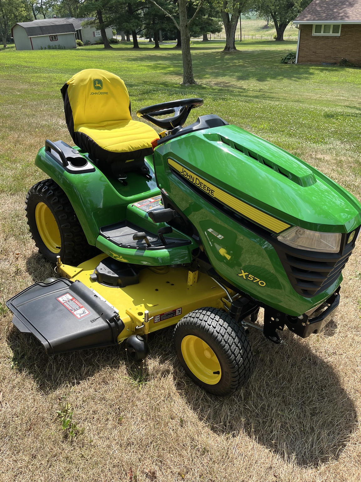 2019 John Deere X570 Image 1