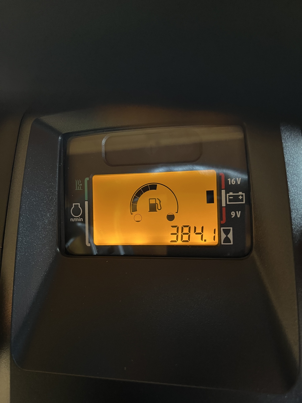 2019 John Deere X570 Image 5