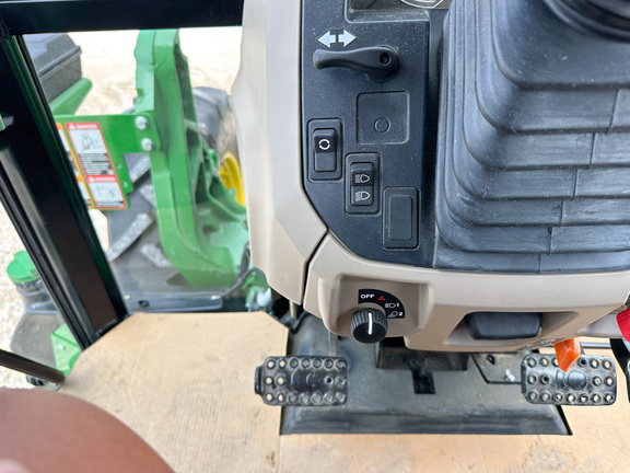 2024 John-Deere 6105E