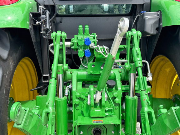 2024 John-Deere 6105E