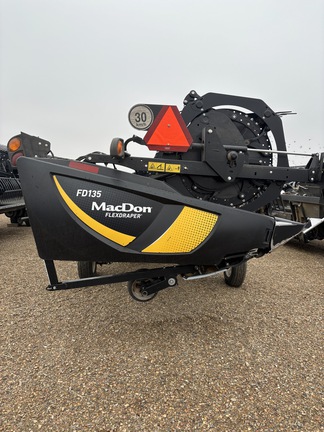  MacDon FD135