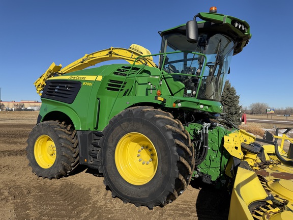  John Deere 9700