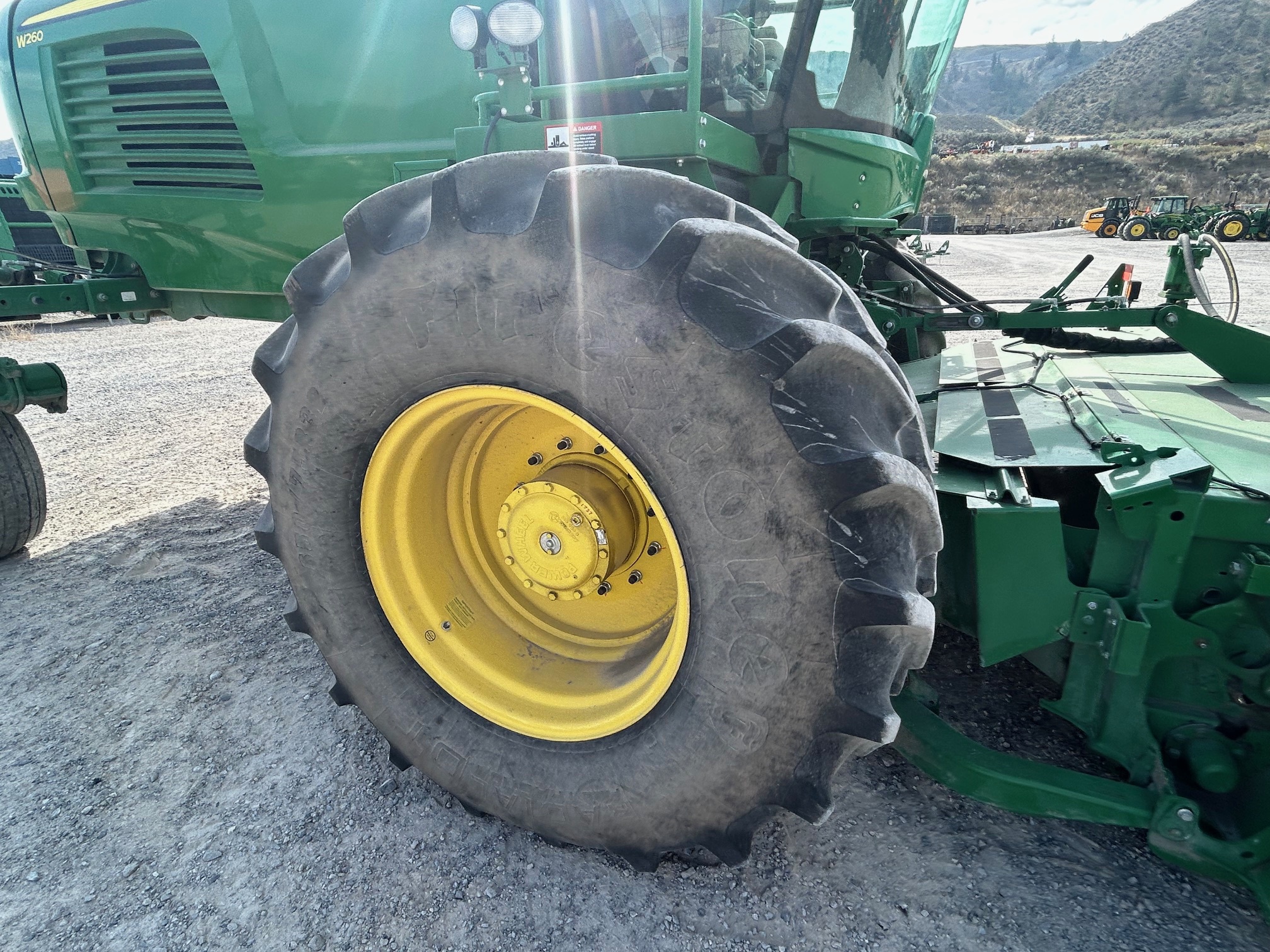 2021 John Deere W260 Image 8