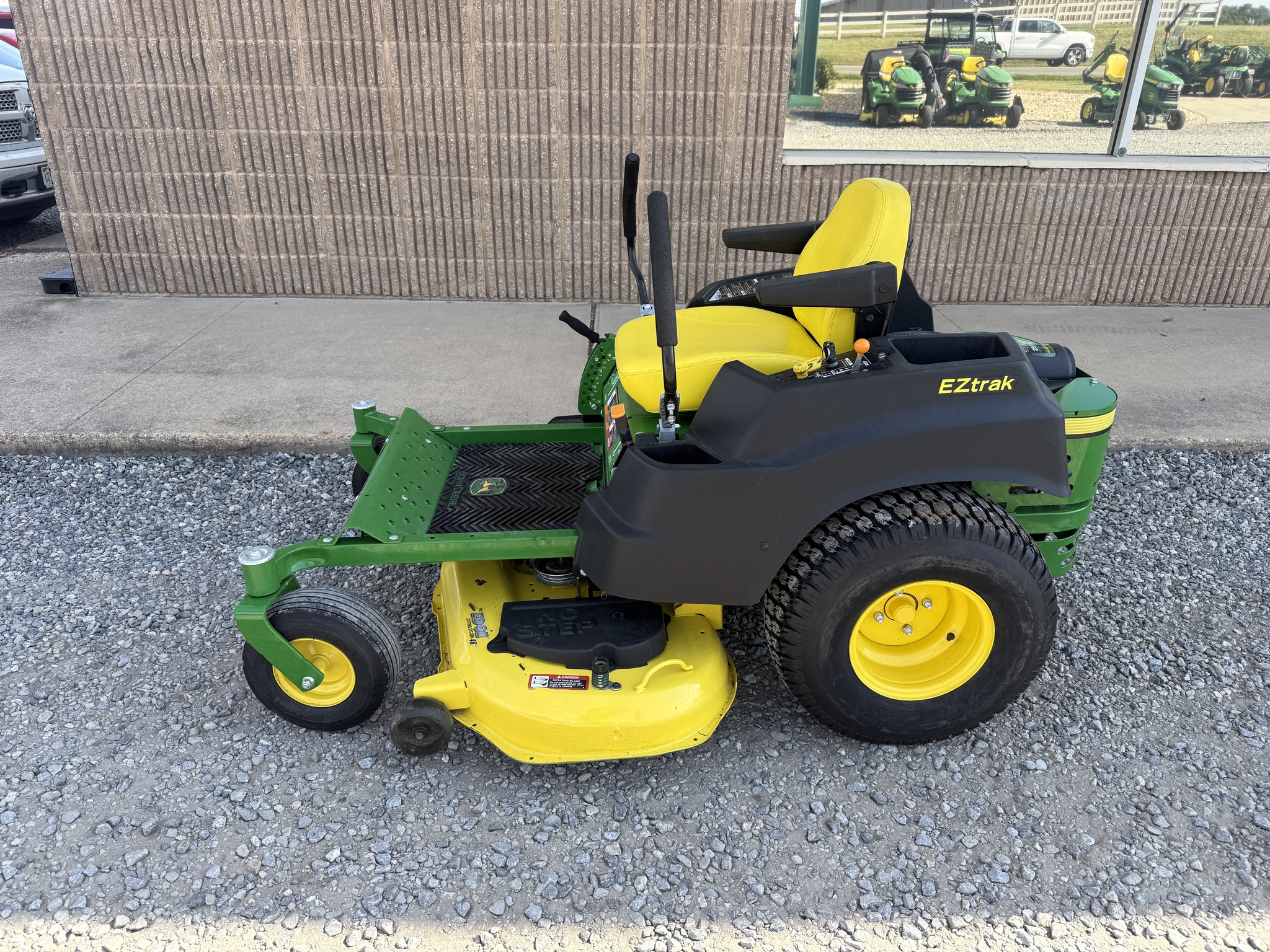 2015 John Deere Z435 Image 1