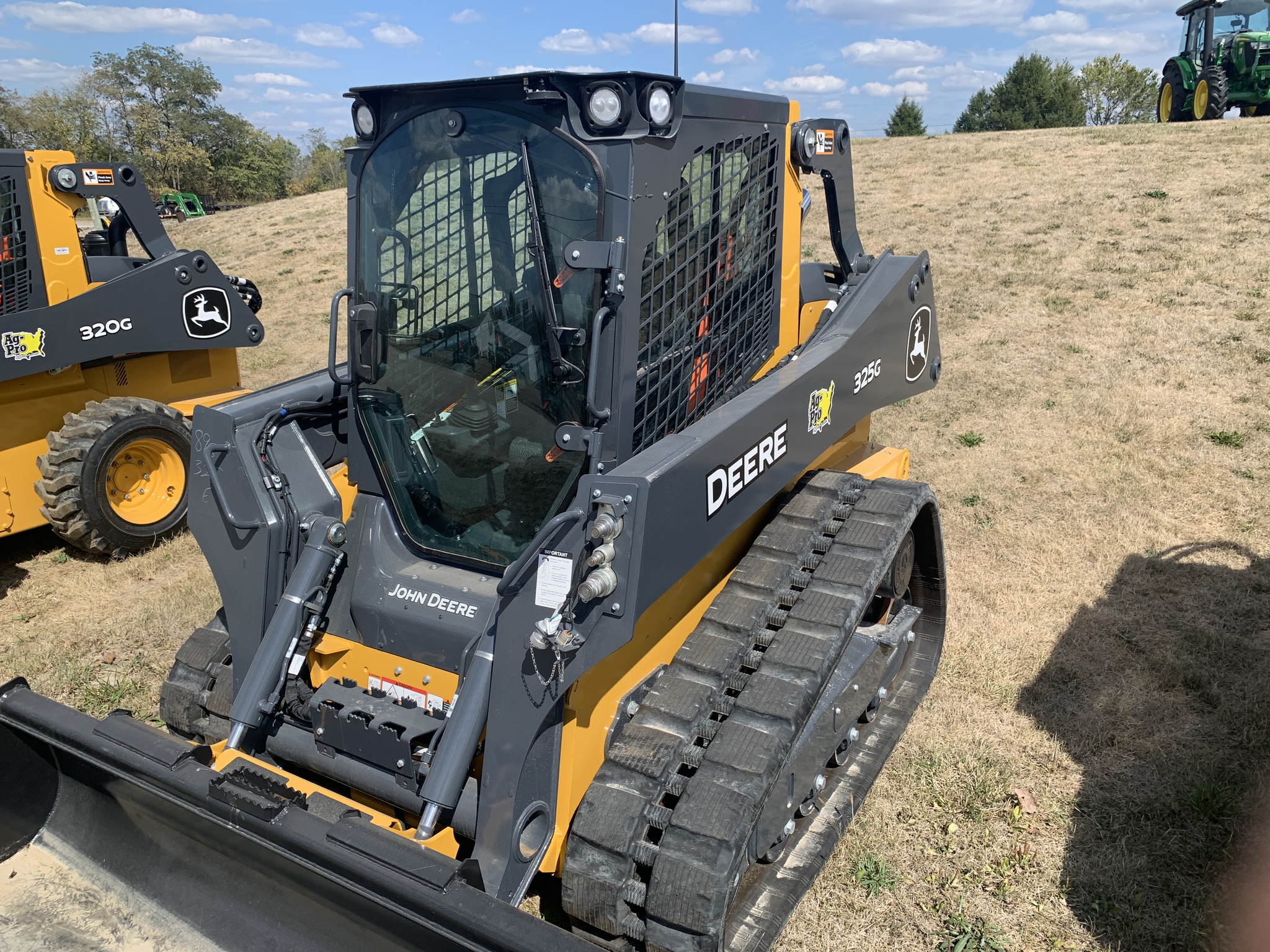 2025 John Deere 325G Image 8