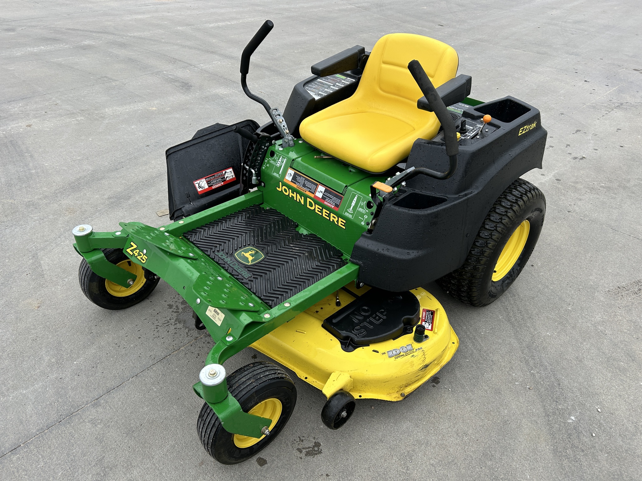2013 John Deere Z425 Image 3