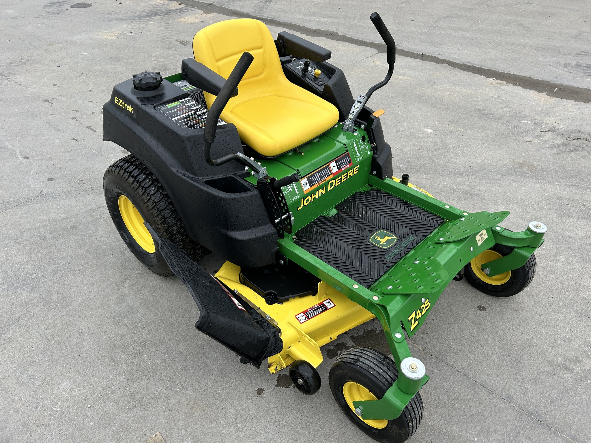 2013 John Deere Z425 Image 2