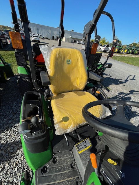 2021 John Deere 1025R Image 5
