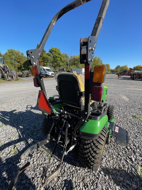 2021 John Deere 1025R Image 4