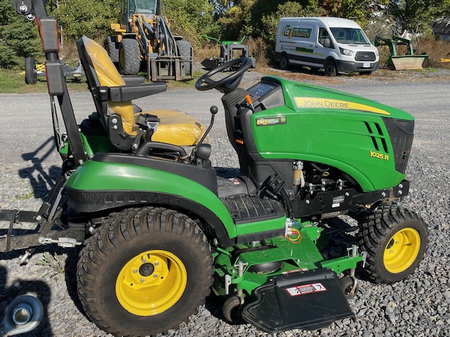 2021 John Deere 1025R Image 2