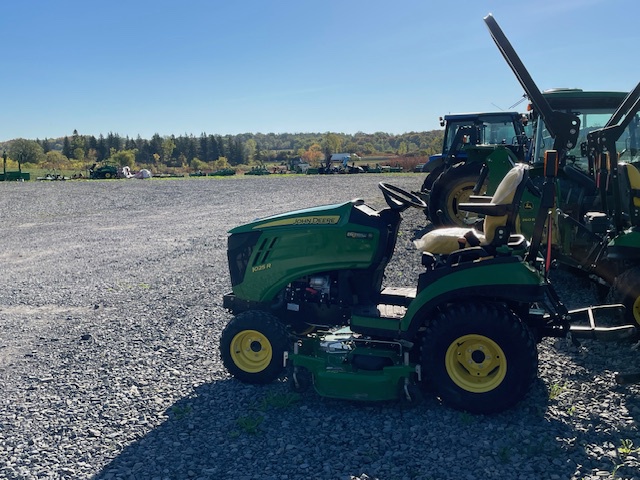 2021 John Deere 1025R Image 3