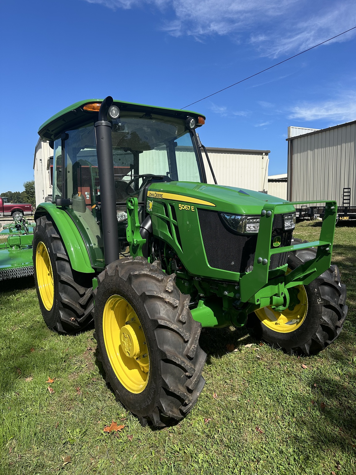 2025 John Deere 5067E Image 5