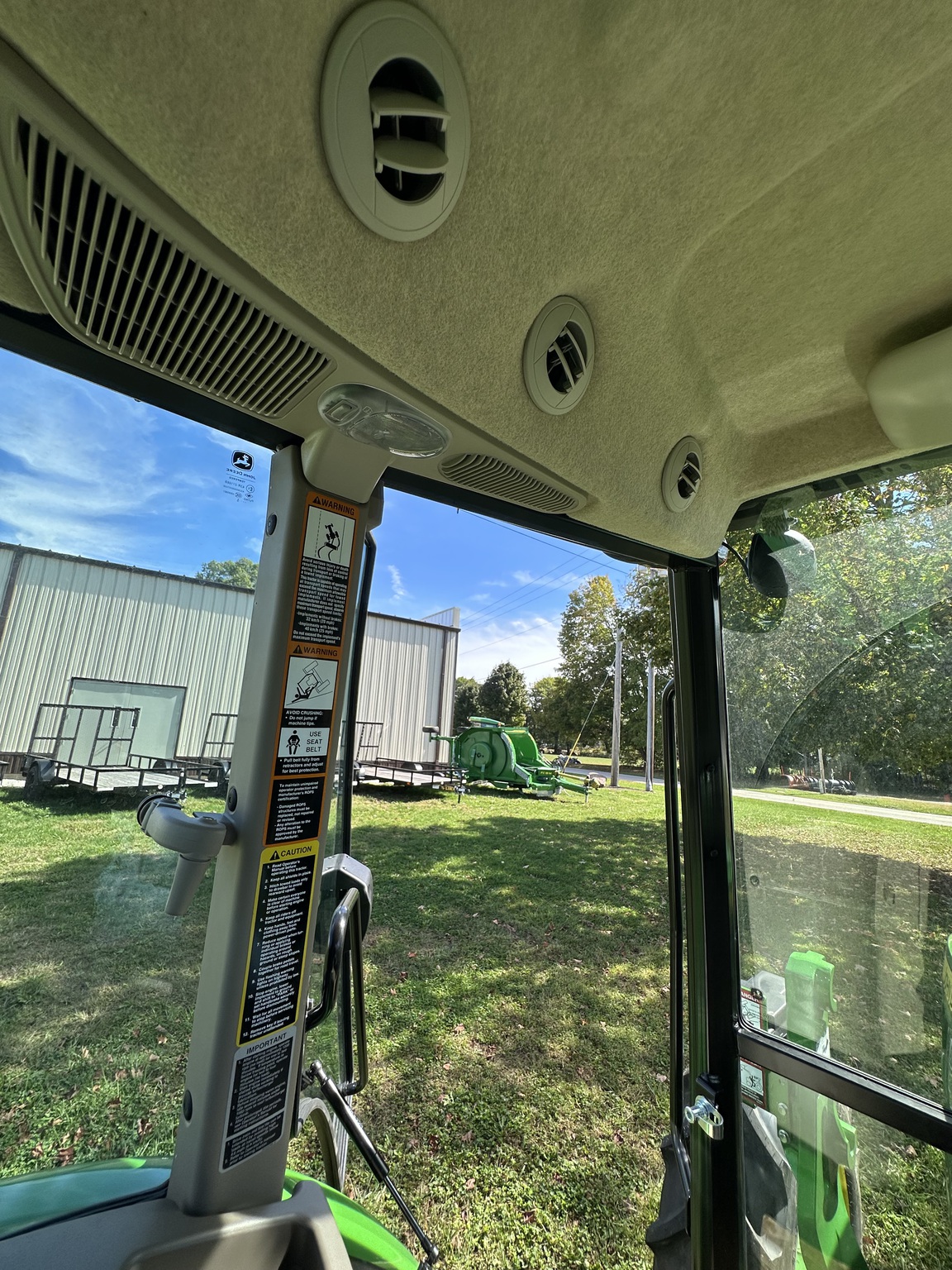 2025 John Deere 5067E Image 12