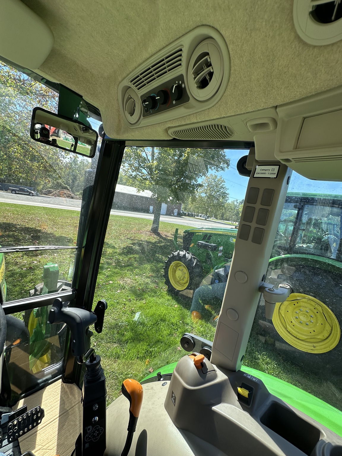 2025 John Deere 5067E Image 13