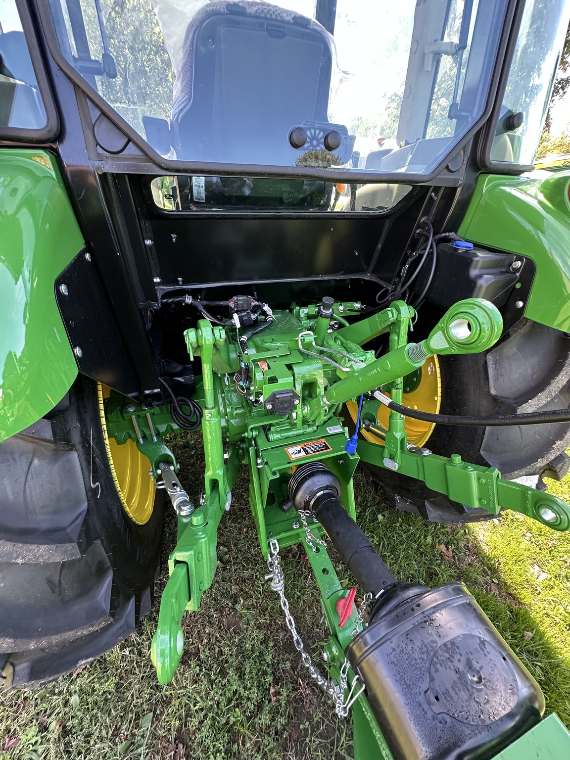 2025 John Deere 5067E Image 14