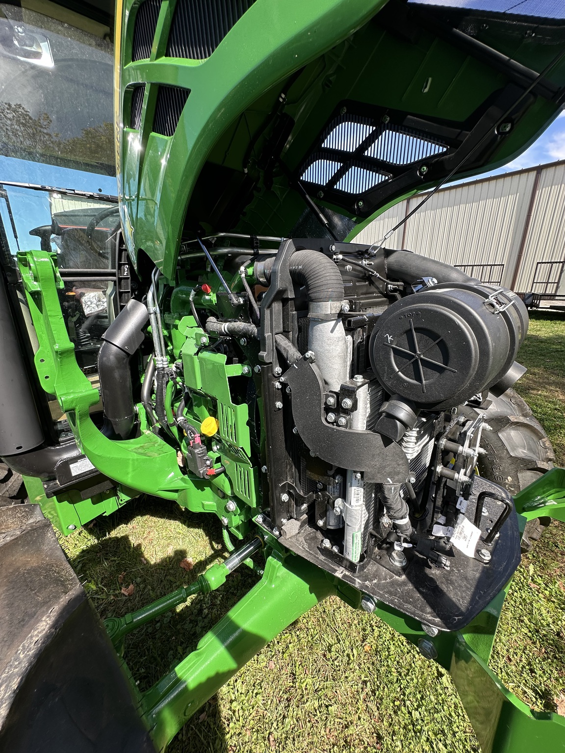 2025 John Deere 5067E Image 15